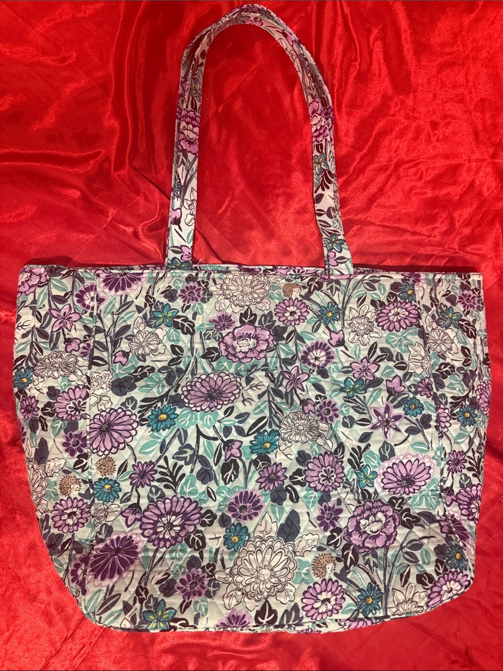 WOW POSHMARK - Authentic Vera Bradley NWT XXL Tote 2.5”L x 14.5”H x 8”W